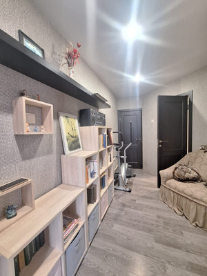 Продам трехкомнатную (3-комн.) квартиру, Земская ул, 14, Чехов г