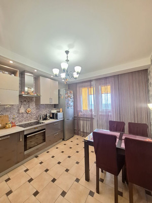 Продам трехкомнатную (3-комн.) квартиру, Земская ул, 14, Чехов г