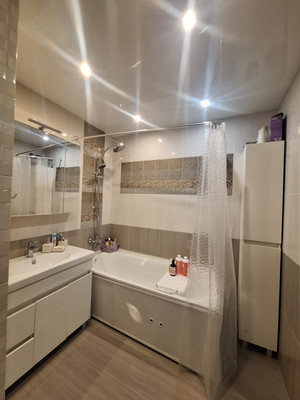 Продам трехкомнатную (3-комн.) квартиру, Земская ул, 14, Чехов г