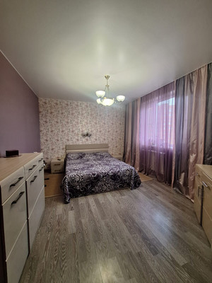 Продам трехкомнатную (3-комн.) квартиру, Земская ул, 14, Чехов г