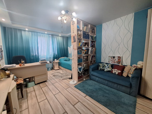 Продам трехкомнатную (3-комн.) квартиру, Земская ул, 14, Чехов г