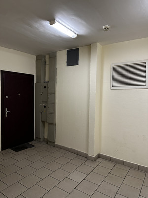 Продам трехкомнатную (3-комн.) квартиру, 3-е почтовое отделение ул, 42, Люберцы г