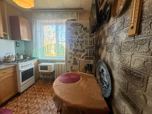 Продам двухкомнатную (2-комн.) квартиру, Молодежная ул, 3, Чехов г