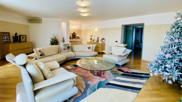 Продам многокомнатную квартиру, Вишневый б-р, 8, Чехов г