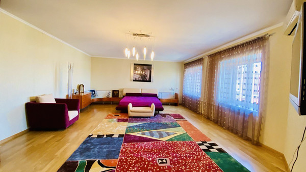 Продам многокомнатную квартиру, Вишневый б-р, 8, Чехов г