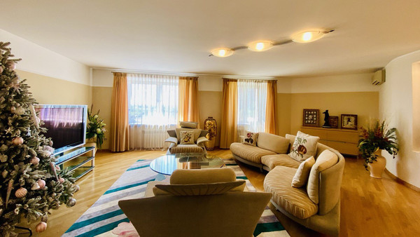 Продам многокомнатную квартиру, Вишневый б-р, 8, Чехов г