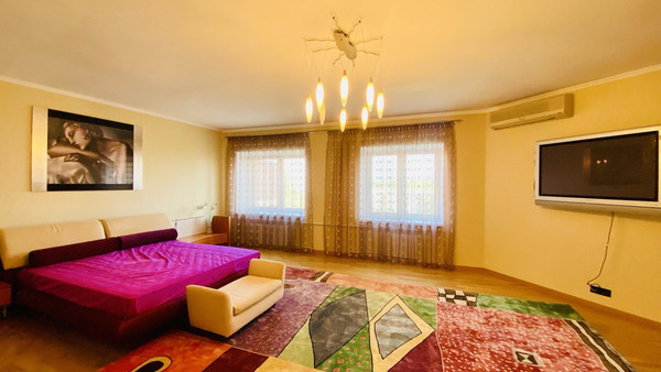 Продам многокомнатную квартиру, Вишневый б-р, 8, Чехов г