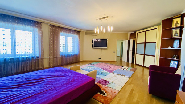 Продам многокомнатную квартиру, Вишневый б-р, 8, Чехов г