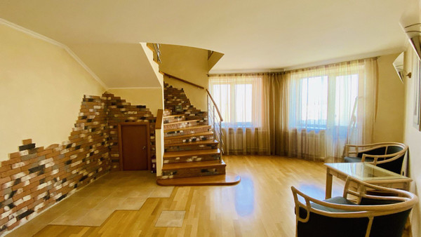 Продам многокомнатную квартиру, Вишневый б-р, 8, Чехов г