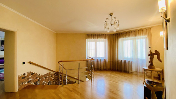 Продам многокомнатную квартиру, Вишневый б-р, 8, Чехов г