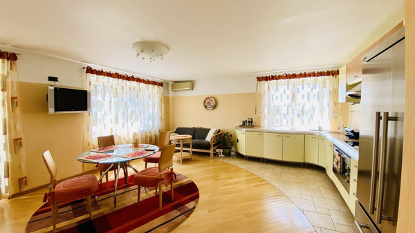 Продам многокомнатную квартиру, Вишневый б-р, 8, Чехов г