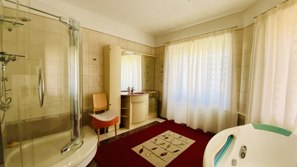 Продам многокомнатную квартиру, Вишневый б-р, 8, Чехов г