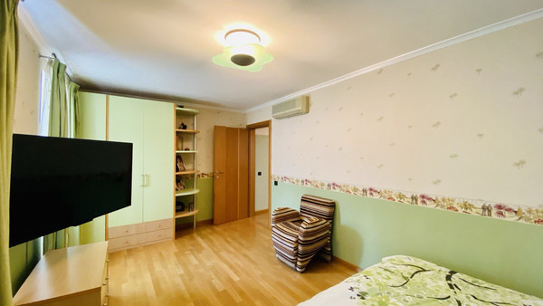 Продам многокомнатную квартиру, Вишневый б-р, 8, Чехов г