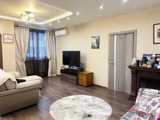 Продам трехкомнатную (3-комн.) квартиру, Восточная ул, 79к2, Чехов г