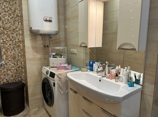 Продам трехкомнатную (3-комн.) квартиру, Восточная ул, 79к2, Чехов г