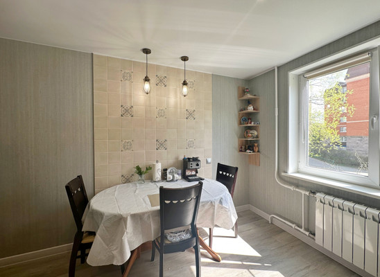 Продам трехкомнатную (3-комн.) квартиру, Вишневый б-р, 5Б, Чехов г