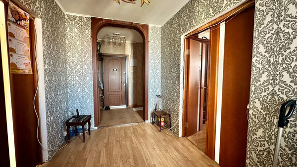 Продам трехкомнатную (3-комн.) квартиру, 3-я Нововатутинская ул, 7, Десеновское п