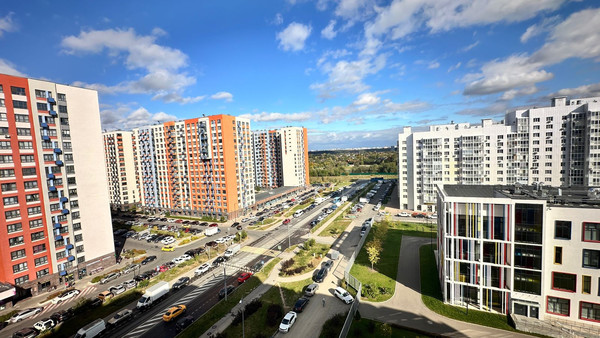 Продам трехкомнатную (3-комн.) квартиру, 3-я Нововатутинская ул, 7, Десеновское п