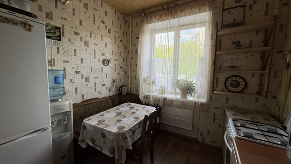 Продам трехкомнатную (3-комн.) квартиру, Нагорная ул, 24к10, Москва г