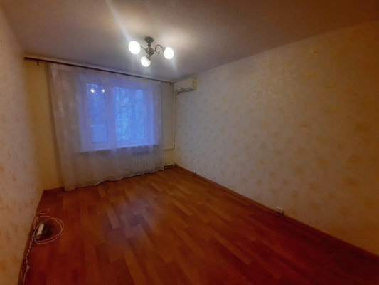 Продам трехкомнатную (3-комн.) квартиру, Солнечная ул, 2, Троицк г