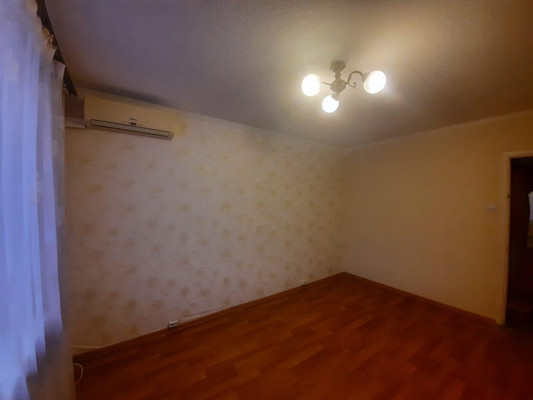 Продам трехкомнатную (3-комн.) квартиру, Солнечная ул, 2, Троицк г