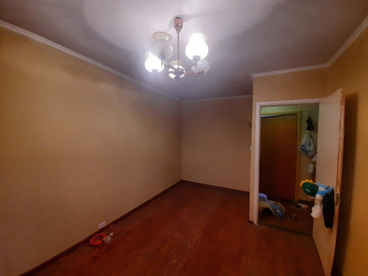 Продам трехкомнатную (3-комн.) квартиру, Солнечная ул, 2, Троицк г