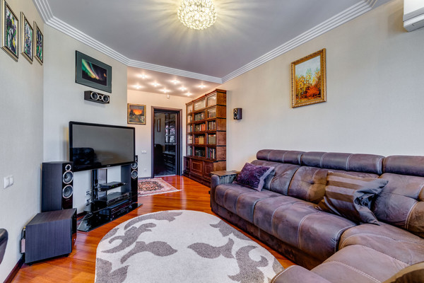 Продам трехкомнатную (3-комн.) квартиру, Нагорная ул, 5, Троицк г