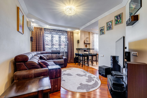 Продам трехкомнатную (3-комн.) квартиру, Нагорная ул, 5, Троицк г