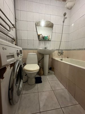 Продам трехкомнатную (3-комн.) квартиру, Полесский проезд, 12, Москва г