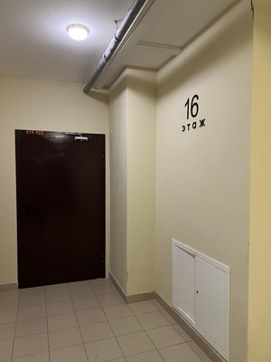 Продам многокомнатную квартиру, 3-я Нововатутинская ул, 8, Десеновское п