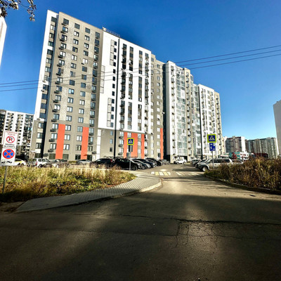 Продам трехкомнатную (3-комн.) квартиру, 3-я Нововатутинская ул, 8, Десеновское п