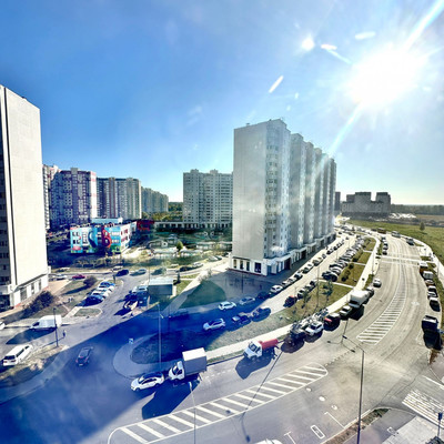 Продам трехкомнатную (3-комн.) квартиру, 3-я Нововатутинская ул, 8, Десеновское п