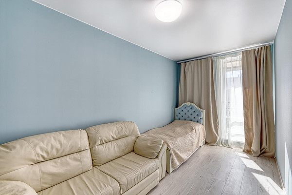 Продам многокомнатную квартиру, Николая Сладкова ул, 3, Троицк г