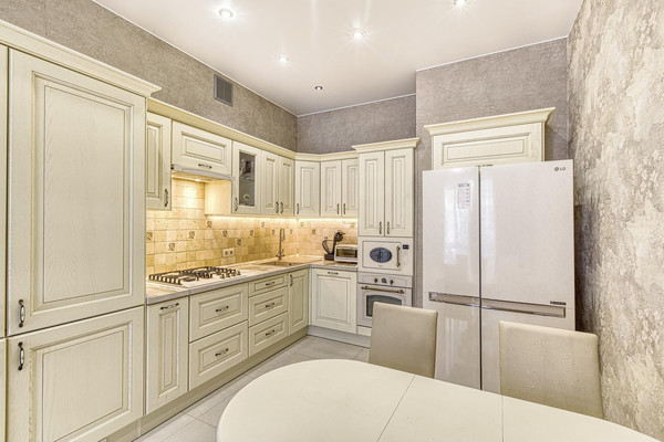 Продам многокомнатную квартиру, Николая Сладкова ул, 3, Троицк г