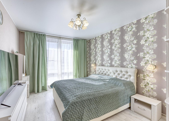 Продам многокомнатную квартиру, Николая Сладкова ул, 3, Троицк г