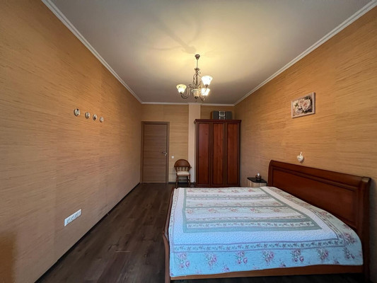 Продам трехкомнатную (3-комн.) квартиру, Радужная ул, 1, Троицк г