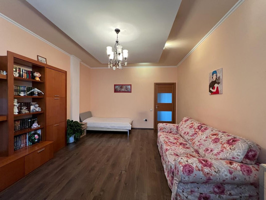 Продам трехкомнатную (3-комн.) квартиру, Радужная ул, 1, Троицк г