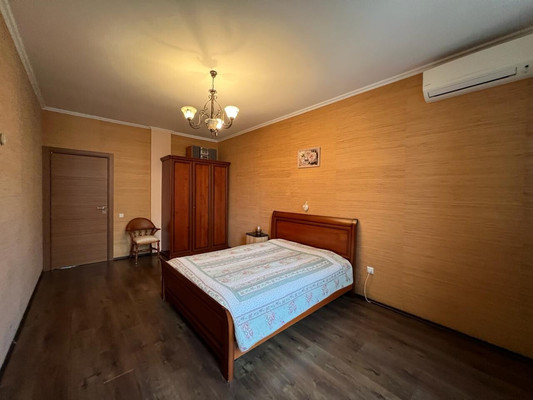 Продам трехкомнатную (3-комн.) квартиру, Радужная ул, 1, Троицк г