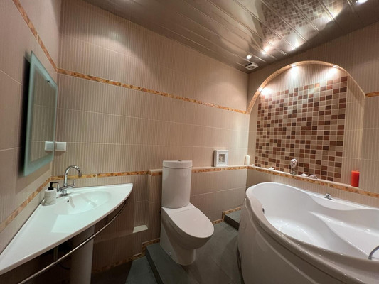 Продам трехкомнатную (3-комн.) квартиру, Радужная ул, 1, Троицк г