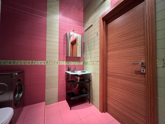 Продам трехкомнатную (3-комн.) квартиру, Радужная ул, 1, Троицк г