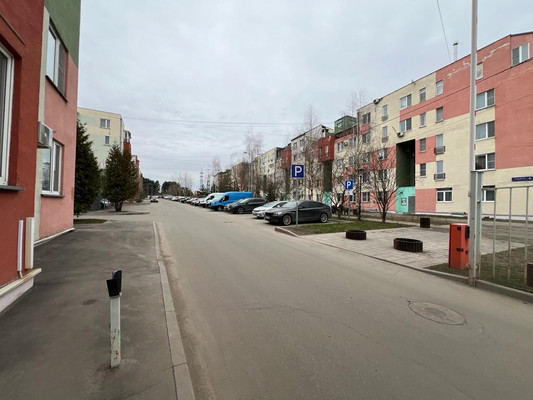 Продам трехкомнатную (3-комн.) квартиру, Радужная ул, 1, Троицк г