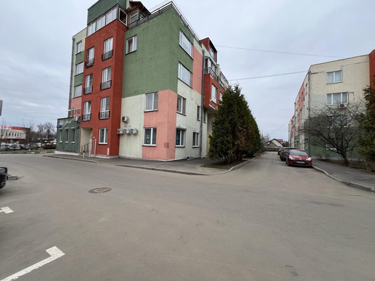 Продам трехкомнатную (3-комн.) квартиру, Радужная ул, 1, Троицк г