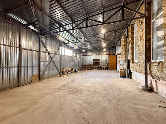 Продам склад 850 м2, Жени Дерюгиной ул, 9кб, Симферополь г