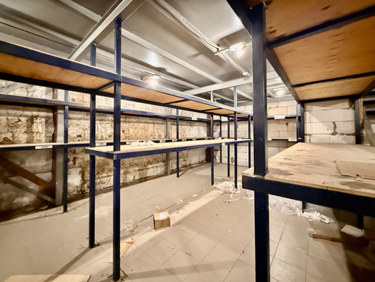 Продам склад 850 м2, Жени Дерюгиной ул, 9кб, Симферополь г