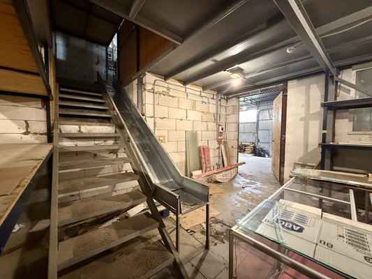 Продам склад 850 м2, Жени Дерюгиной ул, 9кб, Симферополь г