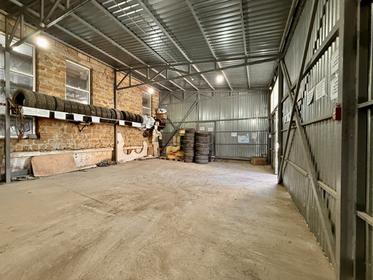 Продам склад 850 м2, Жени Дерюгиной ул, 9кб, Симферополь г