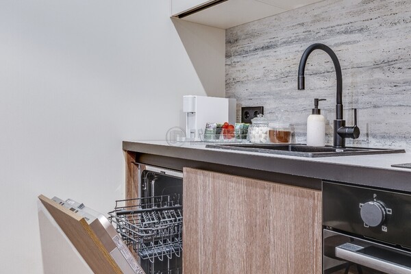 Продам однокомнатную (1-комн.) квартиру, Ходынский б-р, 20А, Москва г