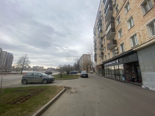 Продам коммерческое помещение 365 м2, Дербеневская наб, 13/17к2, Москва г
