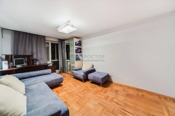 Продам трехкомнатную (3-комн.) квартиру, Коцюбинского ул, 9к2, Москва г