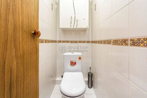 Продам трехкомнатную (3-комн.) квартиру, Коцюбинского ул, 9к2, Москва г